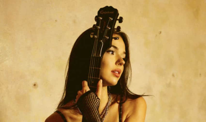 Ava Renn Debuts With ‘Lightning Child’: A Seductive, Unfiltered Burst of Sound and Soul
