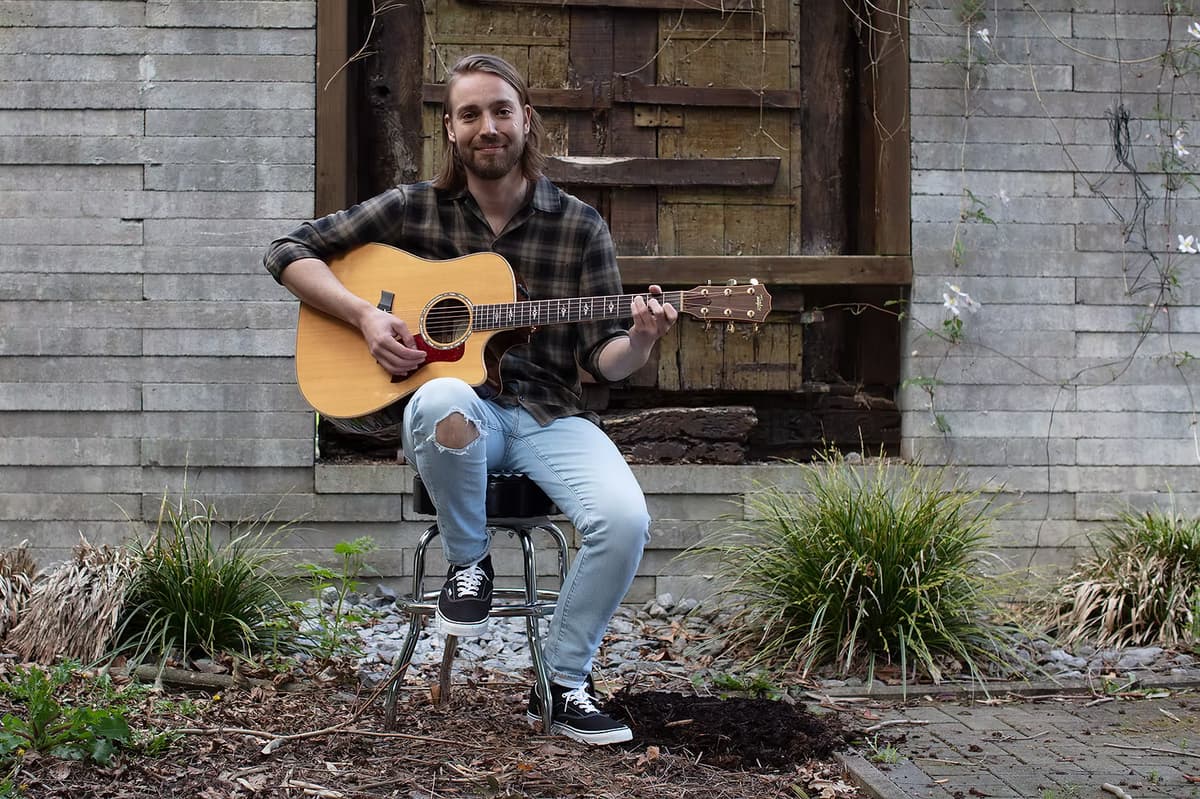 Rudi Burke Shares New Single “Red, dead Ladybugs” Ahead of 2026 Debut Album Beauty Left Within
