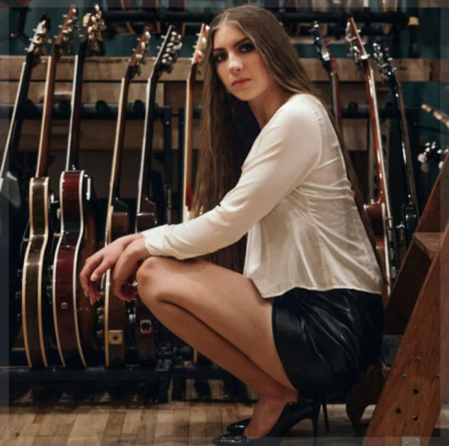 Rising Indie Pop Artist Julia Sommerfield Announces Debut Single ‘Ratata’