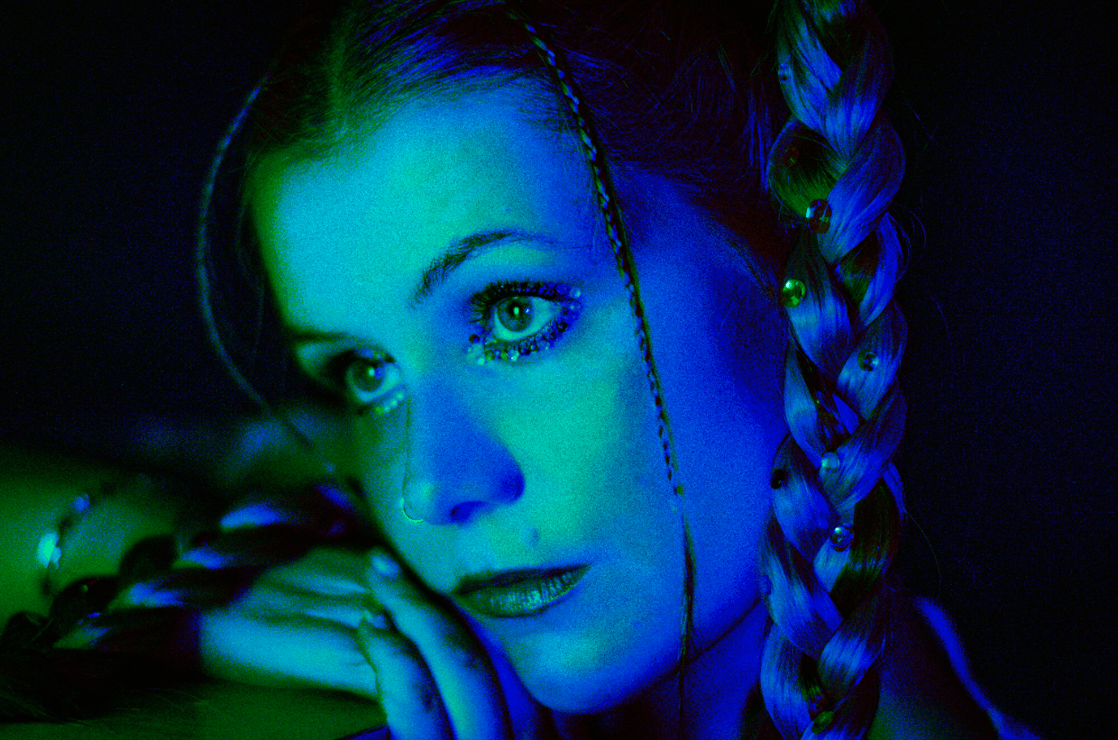 Lolli Wren Asks a Disturbing Question About Modern Life With New Single ‘are we alright?’
